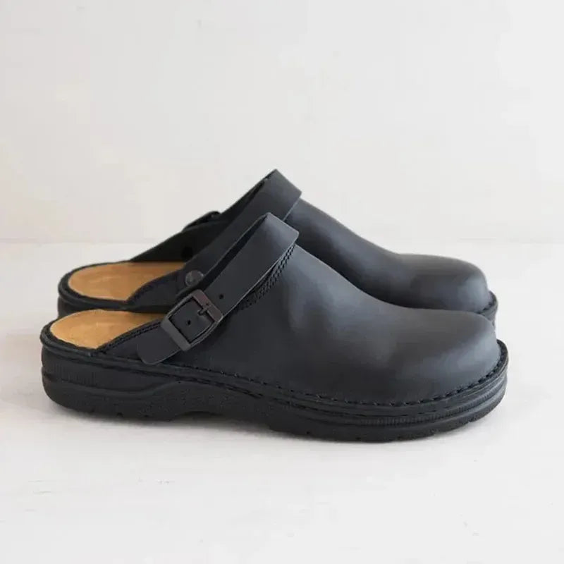 NAVAL | ZUECOS DE PIEL CON CORREA