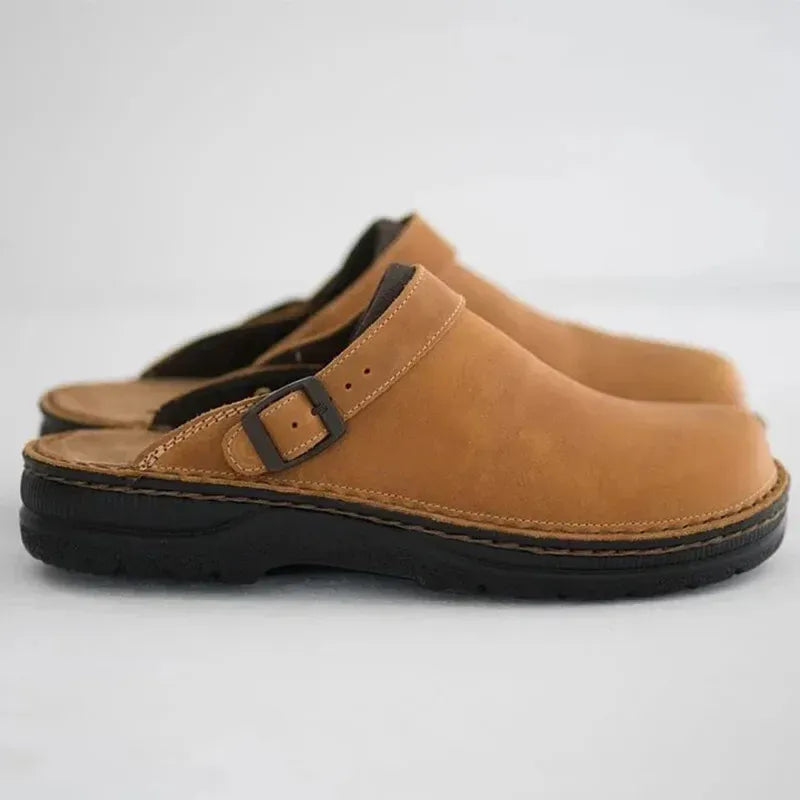 NAVAL | ZUECOS DE PIEL CON CORREA
