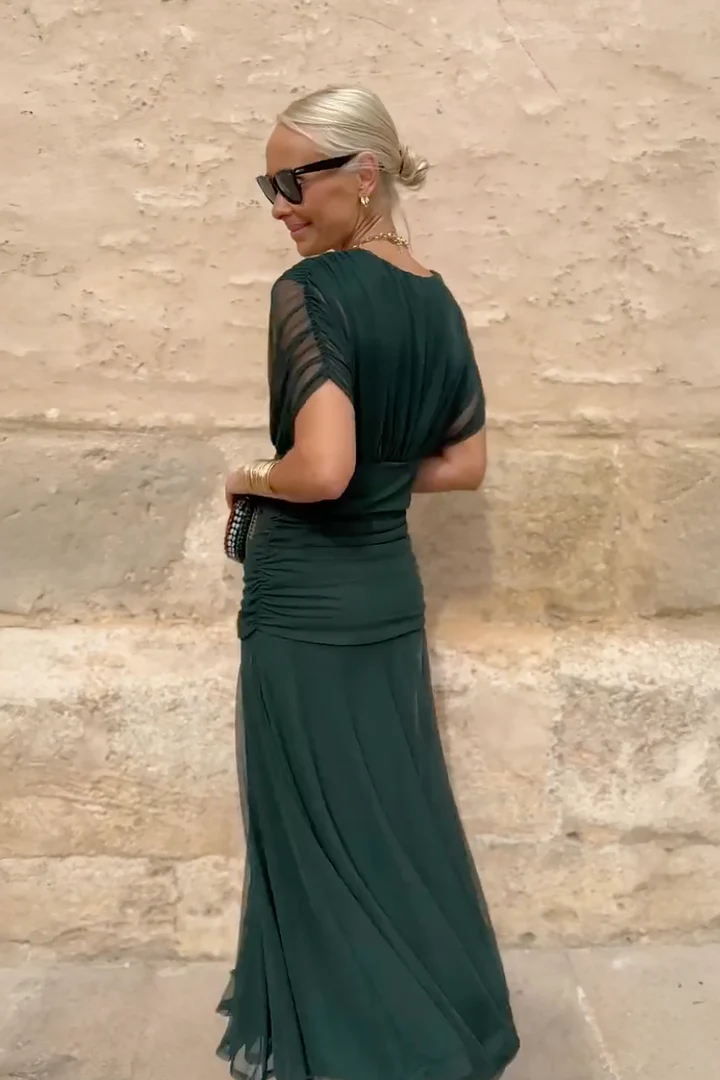 LUISA | ELEGANTE VESTIDO LARGO CON ESCOTE EN V QUE REALZA LA SILUETA
