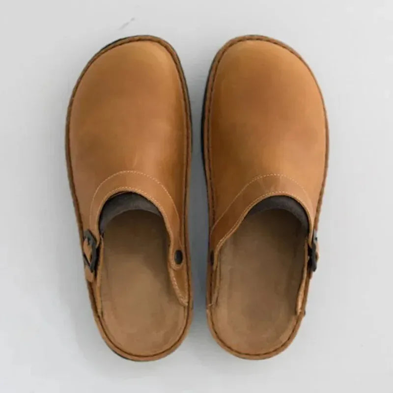 NAVAL | ZUECOS DE PIEL CON CORREA